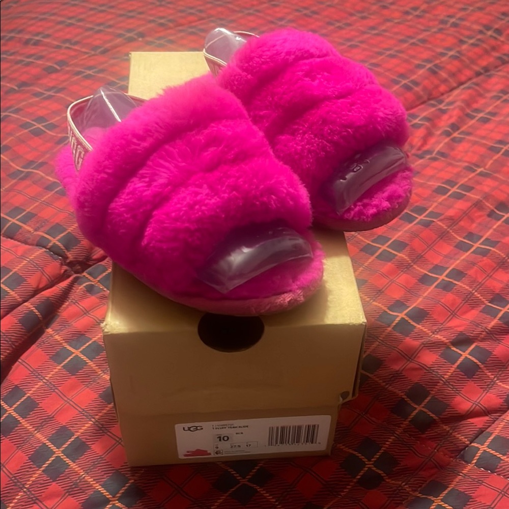 UGG Kids Slippers in Bright Pink
